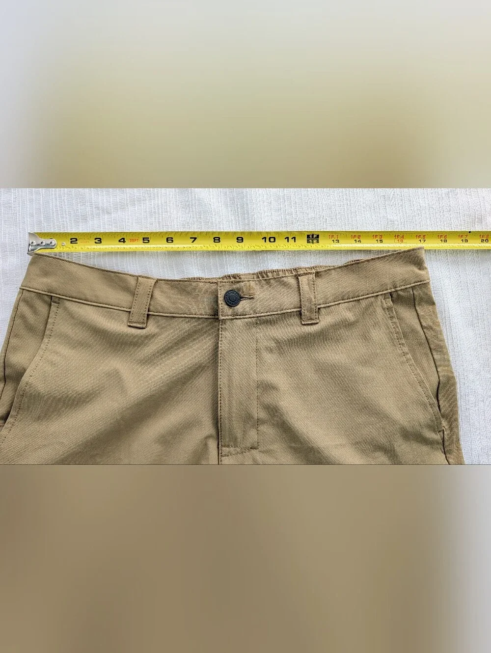 Banana Republic Men's Tan Flat-Front Shorts 34